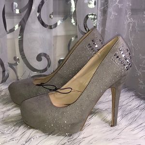 Suede platform heels 👡